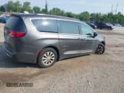 ✅ 2017 Chrysler Pacifica Touring L • VIN: 2C4RC1BGXHR734516 • Lot: 42611052. Listed on IAAI with 149,207 mi. Free auction sales archive from the USA and detailed vehicle history report at DreamBid. Image 4.