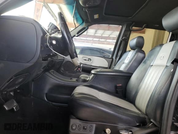 ✅ 2003 Ford F-150 Harley-Davidson • VIN: 1FTRW07383KD63595 • Lot: 59922725. Listed on Copart with 130,837 mi. Free auction sales archive from the USA and detailed vehicle history report at DreamBid. Image 7.