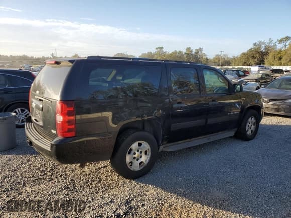 ✅ 2010 Chevrolet Suburban LS • VIN: 1GNUCHE08AR239090 • Lot: 76186564. Wystawiony na Copart z przebiegiem Nie podano. Bezpłatny archiwum sprzedaży aukcyjnych z USA i szczegółowy raport historii pojazdu na DreamBid. Zdjęcie 3.