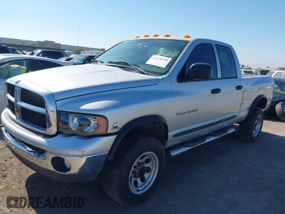 2005 Dodge 3500 SLT z VIN 3D7LS38C15G791333, wystawiony jako IAAI lot #42628158 z przebiegiem 188 963 mil mil oraz . Historia ofert i sprzedaży dostępna na DreamBid. Obrazek 2.