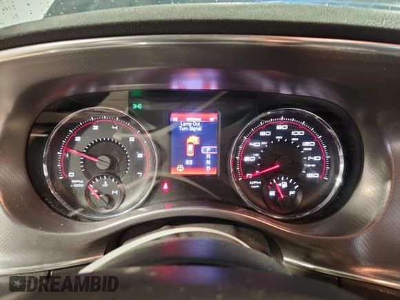 ✅ 2014 Dodge Charger RT Plus • VIN: 2C3CDXDT2EH372395 • Lot: 87417875. Wystawiony na Copart z przebiegiem 89 954 mil. Bezpłatny archiwum sprzedaży aukcyjnych z USA i szczegółowy raport historii pojazdu na DreamBid. Zdjęcie 9.