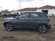 ✅ 2024 Hyundai Venue Limited • VIN: KMHRC8A33RU339049 • Lot: 43293529. Wystawiony na IAAI z przebiegiem 2 594 mil. Bezpłatny archiwum sprzedaży aukcyjnych z USA i szczegółowy raport historii pojazdu na DreamBid. Zdjęcie 14.