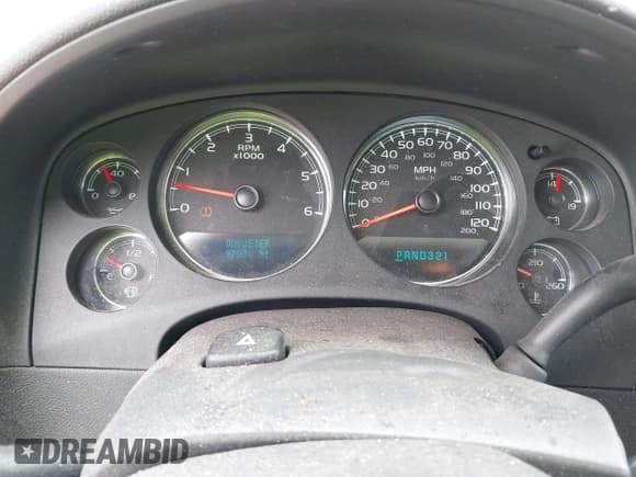 ✅ 2008 Chevrolet Silverado 1500 • VIN: 1GCEC19Y28Z298330 • Lot: 42272489. Wystawiony na IAAI z przebiegiem 97 076 mil. Bezpłatny archiwum sprzedaży aukcyjnych z USA i szczegółowy raport historii pojazdu na DreamBid. Zdjęcie 7.