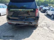 ✅ 2021 Chevrolet Suburban LT • VIN: 1GNSKCKDXMR137654 • Lot: 42766378. Wystawiony na IAAI z przebiegiem 201 403 mil. Bezpłatny archiwum sprzedaży aukcyjnych z USA i szczegółowy raport historii pojazdu na DreamBid. Zdjęcie 18.
