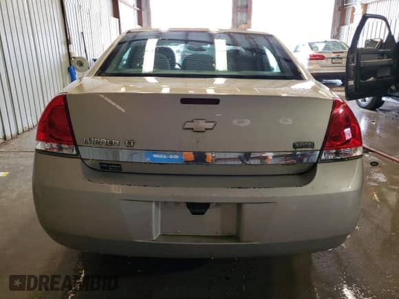 2011 Chevrolet Impala LT Fleet z VIN 2G1WG5EK5B1256163, wystawiony jako Copart lot #82647135 z przebiegiem 120 697 mil mil oraz Szkoda całkowita • Salvage title. Historia ofert i sprzedaży dostępna na DreamBid. Obrazek 6.