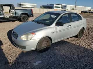 2008 Hyundai Accent GLS z VIN KMHCN46C68U239589, wystawiony jako Copart lot #70105624 z przebiegiem 218 455 mil mil oraz Czysty tytuł • Clean title. Historia ofert i sprzedaży dostępna na DreamBid. Obrazek 1.