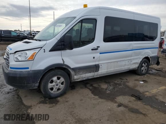 ✅ 2018 Ford Transit Passenger XL • VIN: 1FBAX2CM3JKA97862 • Lot: 43121545. Wystawiony na Copart z przebiegiem 67 592 mil. Bezpłatny archiwum sprzedaży aukcyjnych z USA i szczegółowy raport historii pojazdu na DreamBid. Zdjęcie 1.