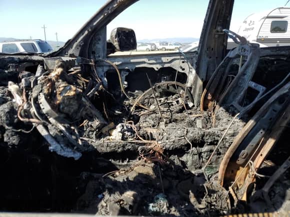 2019 Ram 1500 Limited z VIN 1C6SRFPT2KN829974, wystawiony jako Copart lot #53185135 z przebiegiem Nie podano mil oraz Nie do naprawy • Non repairable. Historia ofert i sprzedaży dostępna na DreamBid. Obrazek 7.