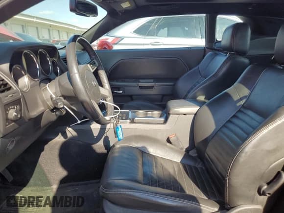 ✅ 2009 Dodge Challenger R/T • VIN: 2B3LJ54T39H582701 • Lot: 78073814. Wystawiony na Copart z przebiegiem 171 664 mil. Bezpłatny archiwum sprzedaży aukcyjnych z USA i szczegółowy raport historii pojazdu na DreamBid. Zdjęcie 7.