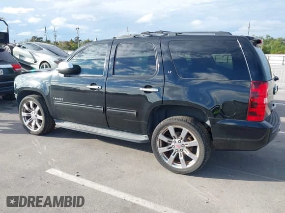 ✅ 2013 Chevrolet Tahoe LT • VIN: 1GNSCBE01DR281366 • Lot: 38195395. Wystawiony na IAAI z przebiegiem 135 322 mil. Bezpłatny archiwum sprzedaży aukcyjnych z USA i szczegółowy raport historii pojazdu na DreamBid. Zdjęcie 15.