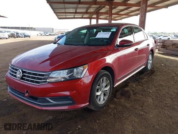 ✅ 2016 Volkswagen Passat S • VIN: 1VWAT7A3XGC012384 • Lot: 43722868. Wystawiony na IAAI z przebiegiem 125 870 mil. Bezpłatny archiwum sprzedaży aukcyjnych z USA i szczegółowy raport historii pojazdu na DreamBid. Zdjęcie 17.