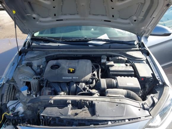 ✅ 2017 Hyundai Elantra SE • VIN: 5NPD74LF0HH197075 • Lot: 43464196. Listed on IAAI with 151,316 mi. Free auction sales archive from the USA and detailed vehicle history report at DreamBid. Image 10.