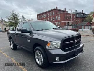 2018 Ram 1500 Tradesman z VIN 1C6RR7FG5JS203019, wystawiony jako Copart lot #89565865 z przebiegiem 262 609 mil mil oraz Czysty tytuł • Clean title. Historia ofert i sprzedaży dostępna na DreamBid. Obrazek 1.