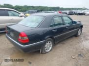 ✅ 1995 Mercedes-Benz C 2.8L • VIN: WDBHA28E7SF262334 • Лот: 42618540. Опубликован ранее на IAAI с пробегом 124 770 миль. Бесплатный доступ к архиву аукционных продаж из США и подробный отчёт об истории автомобиля на DreamBid. Изображение 4.