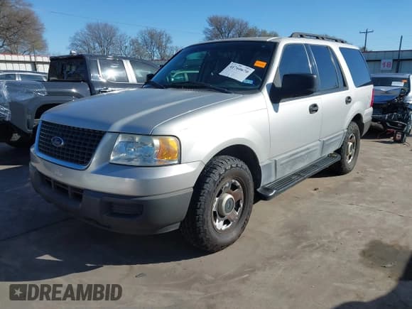 ✅ 2004 Ford Expedition XLS • VIN: 1FMRU13W64LB51765 • Lot: 41760670. Wystawiony na IAAI z przebiegiem 84 333 mil. Bezpłatny archiwum sprzedaży aukcyjnych z USA i szczegółowy raport historii pojazdu na DreamBid. Zdjęcie 22.