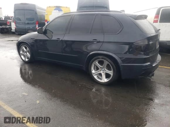 ✅ 2011 BMW X5 M • VIN: 5YMGY0C56BLK26406 • Lot: 81135054. Wystawiony na Copart z przebiegiem 145 439 mil. Bezpłatny archiwum sprzedaży aukcyjnych z USA i szczegółowy raport historii pojazdu na DreamBid. Zdjęcie 2.