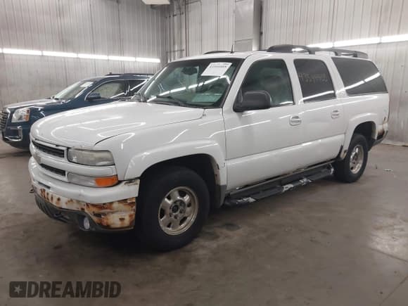 ✅ 2002 Chevrolet Suburban LS • VIN: 3GNFK16Z32G243212 • Lot: 43544405. Listed on IAAI with Not provided. Free auction sales archive from the USA and detailed vehicle history report at DreamBid. Image 2.