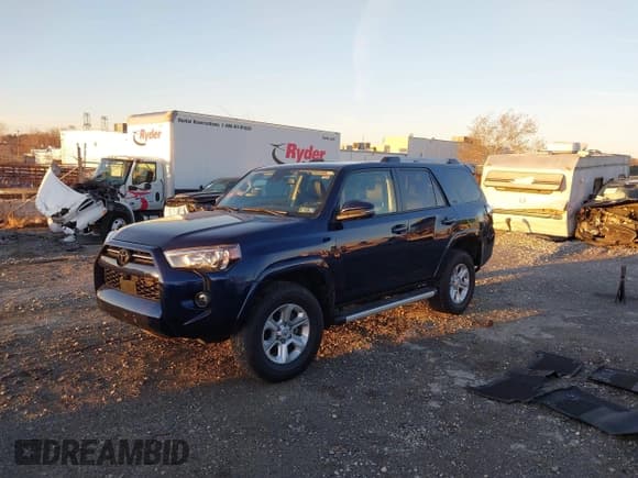 ✅ 2024 Toyota 4Runner SR5 Premium • VIN: JTENU5JR5R6291850 • Lot: 43833816. Listed on IAAI with 16,689 mi. Free auction sales archive from the USA and detailed vehicle history report at DreamBid. Image 2.