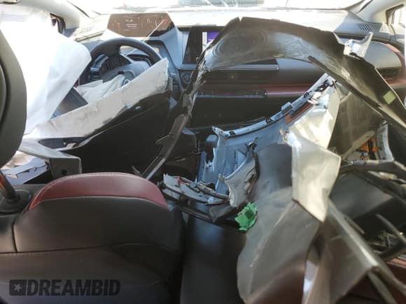 ✅ 2024 Toyota Prius XSE • VIN: JTDACACU8R3014577 • Лот: 86711285. Опубликован ранее на Copart с пробегом 27 696 миль. Бесплатный доступ к архиву аукционных продаж из США и подробный отчёт об истории автомобиля на DreamBid. Изображение 8.