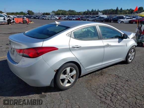 ✅ 2013 Hyundai Elantra Limited • VIN: 5NPDH4AE6DH222174 • Lot: 43199578. Listed on IAAI with 93,011 mi. Free auction sales archive from the USA and detailed vehicle history report at DreamBid. Image 4.