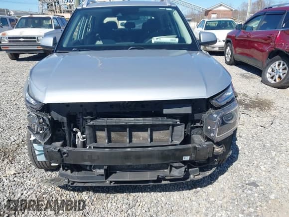 ✅ 2020 Hyundai Venue SEL • VIN: KMHRC8A39LU038177 • Lot: 41823569. Listed on IAAI with 40,142 mi. Free auction sales archive from the USA and detailed vehicle history report at DreamBid. Image 12.