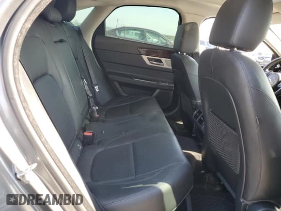 ✅ 2017 Jaguar XF 20d Prestige • VIN: SAJBE4BN6HCY32562 • Лот: 78703834. Опубликован ранее на Copart с пробегом 85 647 миль. Бесплатный доступ к архиву аукционных продаж из США и подробный отчёт об истории автомобиля на DreamBid. Изображение 10.