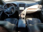 ✅ 2017 Ford Explorer Platinum • VIN: 1FM5K8HT8HGD09906 • Lot: 86313585. Wystawiony na Copart z przebiegiem 42 378 mil. Bezpłatny archiwum sprzedaży aukcyjnych z USA i szczegółowy raport historii pojazdu na DreamBid. Zdjęcie 8.