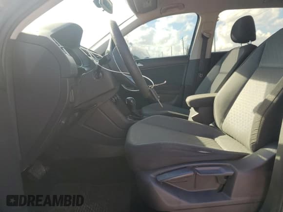 ✅ 2019 Volkswagen Tiguan S • VIN: 3VV0B7AX2KM042198 • Lot: 89929235. Listed on Copart with 207,501 mi. Free auction sales archive from the USA and detailed vehicle history report at DreamBid. Image 7.
