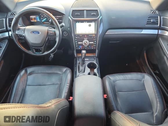 ✅ 2017 Ford Explorer Sport • VIN: 1FM5K8GT9HGB07139 • Lot: 92726265. Wystawiony na Copart z przebiegiem 14 190 mil. Bezpłatny archiwum sprzedaży aukcyjnych z USA i szczegółowy raport historii pojazdu na DreamBid. Zdjęcie 8.