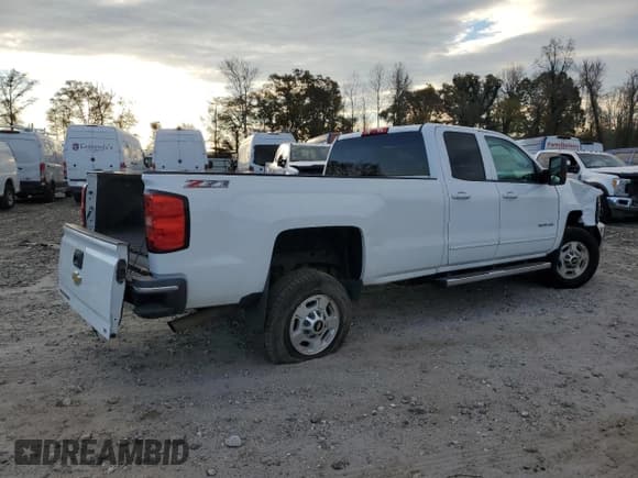 ✅ 2015 Chevrolet Silverado 2500HD LT • VIN: 1GC2KVEG8FZ559189 • Lot: 93377505. Wystawiony na Copart z przebiegiem 150 112 mil. Bezpłatny archiwum sprzedaży aukcyjnych z USA i szczegółowy raport historii pojazdu na DreamBid. Zdjęcie 3.