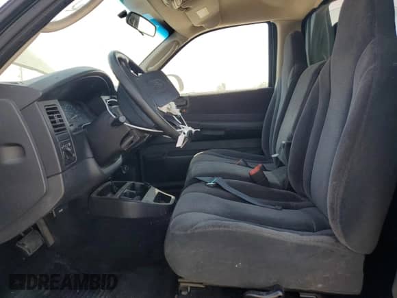 2001 Dodge Dakota Sport z VIN 1B7GG26N81S262671, wystawiony jako Copart lot #71080995 z przebiegiem 145 480 mil mil oraz Szkoda całkowita • Salvage title. Historia ofert i sprzedaży dostępna na DreamBid. Obrazek 7.