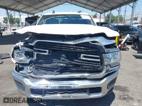 ✅ 2019 Ram 2500 Big Horn • VIN: 3C6UR5DJ4KG519811 • Лот: 42643850. Опубликован ранее на IAAI с пробегом 255 461 миль. Бесплатный доступ к архиву аукционных продаж из США и подробный отчёт об истории автомобиля на DreamBid. Изображение 6.