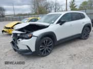 ✅ 2023 Mazda CX-50 S Premium Plus • VIN: 7MMVABEM7PN108865 • Lot: 42049215. Wystawiony na IAAI z przebiegiem 33 285 mil. Bezpłatny archiwum sprzedaży aukcyjnych z USA i szczegółowy raport historii pojazdu na DreamBid. Zdjęcie 2.