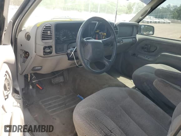✅ 1998 GMC Sierra 1500 • VIN: 2GTEK19R9W1550110 • Лот: 57166575. Опубликован ранее на Copart с пробегом 231 521 миль. Бесплатный доступ к архиву аукционных продаж из США и подробный отчёт об истории автомобиля на DreamBid. Изображение 8.