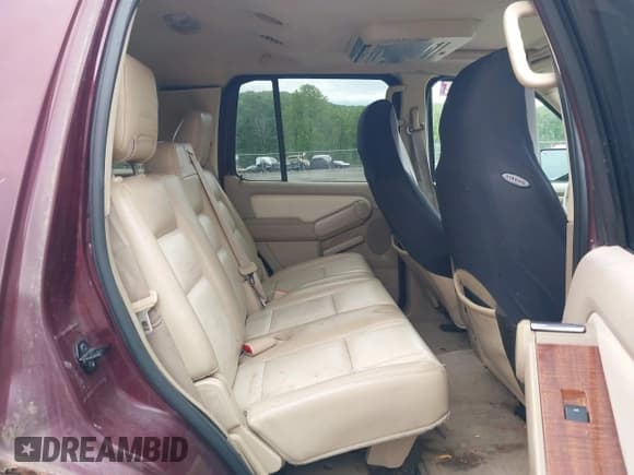 ✅ 2007 Ford Explorer Eddie Bauer • VIN: 1FMEU74867UA96850 • Lot: 42342510. Wystawiony na IAAI z przebiegiem 265 583 mil. Bezpłatny archiwum sprzedaży aukcyjnych z USA i szczegółowy raport historii pojazdu na DreamBid. Zdjęcie 8.