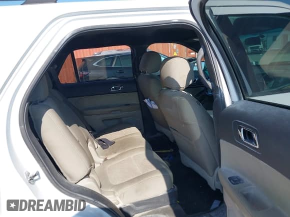 ✅ 2015 Ford Explorer • VIN: 1FM5K8B89FGB92208 • Lot: 42099998. Wystawiony na IAAI z przebiegiem 99 792 mil. Bezpłatny archiwum sprzedaży aukcyjnych z USA i szczegółowy raport historii pojazdu na DreamBid. Zdjęcie 8.