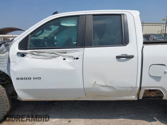 ✅ 2024 Chevrolet Silverado 2500HD Work Truck • VIN: 1GC2YLE7XRF176296 • Lot: 42282661. Wystawiony na IAAI z przebiegiem 37 254 mil. Bezpłatny archiwum sprzedaży aukcyjnych z USA i szczegółowy raport historii pojazdu na DreamBid. Zdjęcie 14.