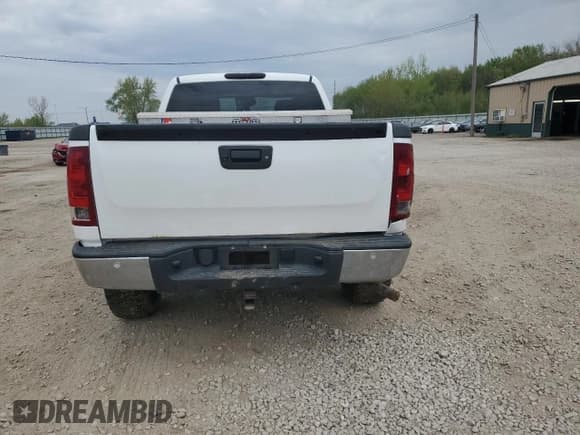 ✅ 2013 GMC Sierra 1500 SLT • VIN: 1GTR2WE73DZ379782 • Lot: 54400225. Listed on Copart with 126,205 mi. Free auction sales archive from the USA and detailed vehicle history report at DreamBid. Image 6.