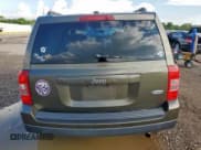 ✅ 2015 Jeep Patriot Latitude • VIN: 1C4NJPFA4FD372616 • Lot: 68017615. Wystawiony na Copart z przebiegiem 102 303 mil. Bezpłatny archiwum sprzedaży aukcyjnych z USA i szczegółowy raport historii pojazdu na DreamBid. Zdjęcie 6.