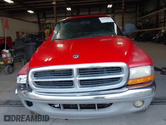 ✅ 2000 Dodge Dakota Sport • VIN: 1B7GG2AN5YS793828 • Lot: 41955863. Wystawiony na IAAI z przebiegiem 267 861 mil. Bezpłatny archiwum sprzedaży aukcyjnych z USA i szczegółowy raport historii pojazdu na DreamBid. Zdjęcie 12.