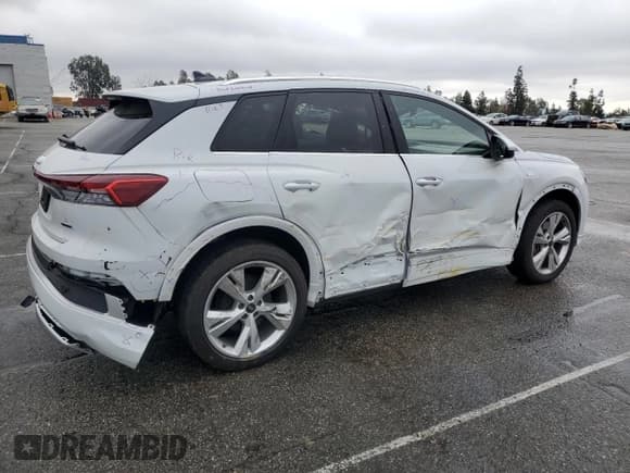 ✅ 2023 Audi Q4 e-tron Premium Plus • VIN: WA1L2BFZ4PP050890 • Лот: 51277415. Опубликован ранее на Copart с пробегом 8 395 миль. Бесплатный доступ к архиву аукционных продаж из США и подробный отчёт об истории автомобиля на DreamBid. Изображение 3.