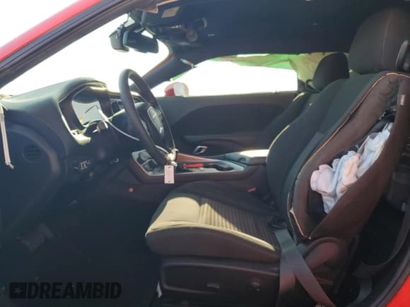 ✅ 2022 Dodge Challenger SXT • VIN: 2C3CDZAG7NH149174 • Lot: 67957184. Wystawiony na Copart z przebiegiem 46 232 mil. Bezpłatny archiwum sprzedaży aukcyjnych z USA i szczegółowy raport historii pojazdu na DreamBid. Zdjęcie 7.