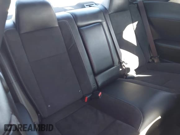 ✅ 2021 Dodge Challenger R/T • VIN: 2C3CDZBT0MH651440 • Lot: 43581247. Wystawiony na IAAI z przebiegiem 18 078 mil. Bezpłatny archiwum sprzedaży aukcyjnych z USA i szczegółowy raport historii pojazdu na DreamBid. Zdjęcie 8.