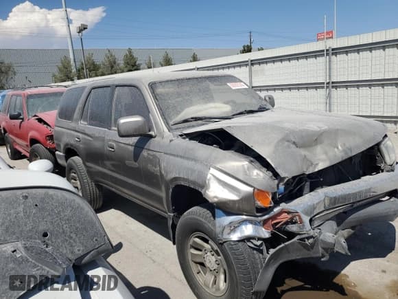 ✅ 1998 Toyota 4Runner SR5 • VIN: JT3GN86R1W0076215 • Lot: 68692545. Listed on Copart with 290,463 mi. Free auction sales archive from the USA and detailed vehicle history report at DreamBid. Image 4.