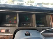 ✅ 1992 Lincoln Town Car Signature • VIN: 1LNLM82W1NY760850 • Lot: 74560254. Listed on Copart with 161,819 mi. Free auction sales archive from the USA and detailed vehicle history report at DreamBid. Image 9.