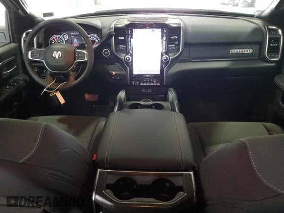 ✅ 2025 Ram 2500 Big Horn • VIN: 3C6UR5DJ7SG519303 • Лот: 58896785. Опубликован ранее на Copart с пробегом 3 031 миль. Бесплатный доступ к архиву аукционных продаж из США и подробный отчёт об истории автомобиля на DreamBid. Изображение 8.