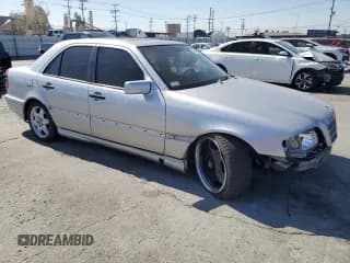 ✅ 1999 Mercedes-Benz C • VIN: WDBHA33G6XF789237 • Lot: 74065544. Wystawiony na Copart z przebiegiem 198 201 mil. Bezpłatny archiwum sprzedaży aukcyjnych z USA i szczegółowy raport historii pojazdu na DreamBid. Zdjęcie 4.