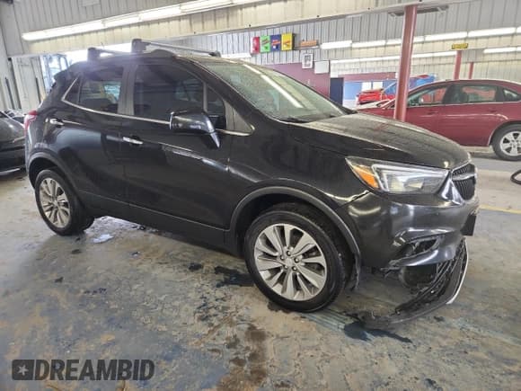 ✅ 2020 Buick Encore Preferred • VIN: KL4CJESB6LB326748 • Lot: 70831245. Wystawiony na Copart z przebiegiem 98 750 mil. Bezpłatny archiwum sprzedaży aukcyjnych z USA i szczegółowy raport historii pojazdu na DreamBid. Zdjęcie 4.