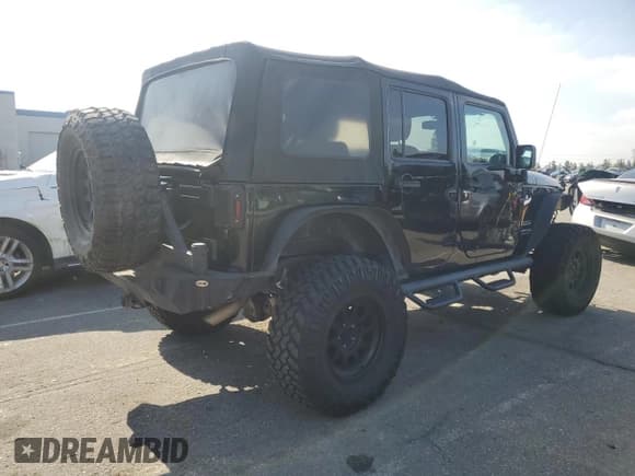 ✅ 2018 Jeep Wrangler Unlimited Sport S • VIN: 1C4HJWDG8JL927497 • Lot: 55788905. Listed on Copart with Not provided. Free auction sales archive from the USA and detailed vehicle history report at DreamBid. Image 3.