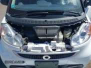 ✅ 2015 Smart fortwo Passion • VIN: WMEEJ3BA9FK815919 • Lot: 43585374. Wystawiony na IAAI z przebiegiem 84 599 mil. Bezpłatny archiwum sprzedaży aukcyjnych z USA i szczegółowy raport historii pojazdu na DreamBid. Zdjęcie 10.